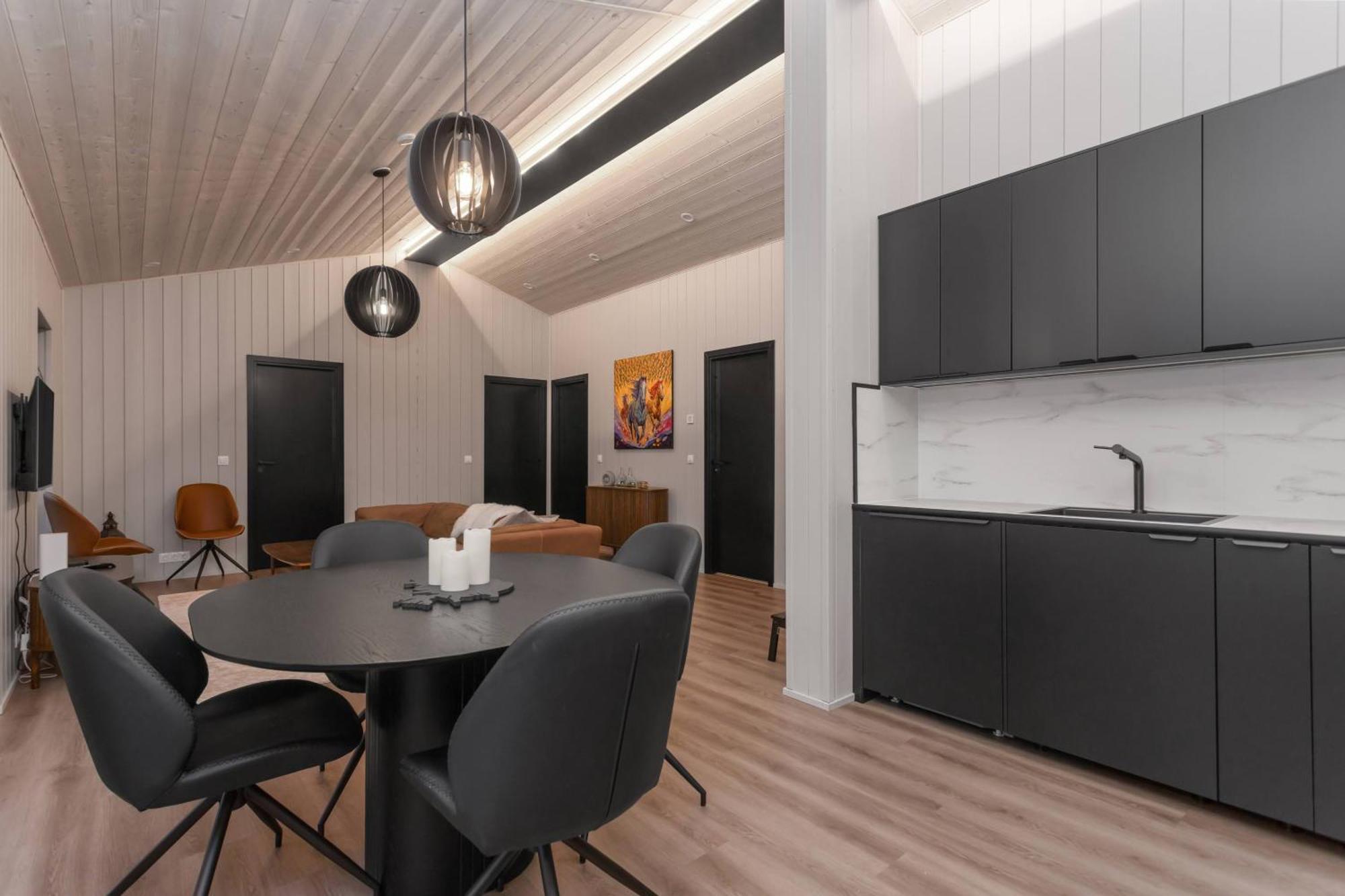 Cozy And Modern In Feriehus Selfoss