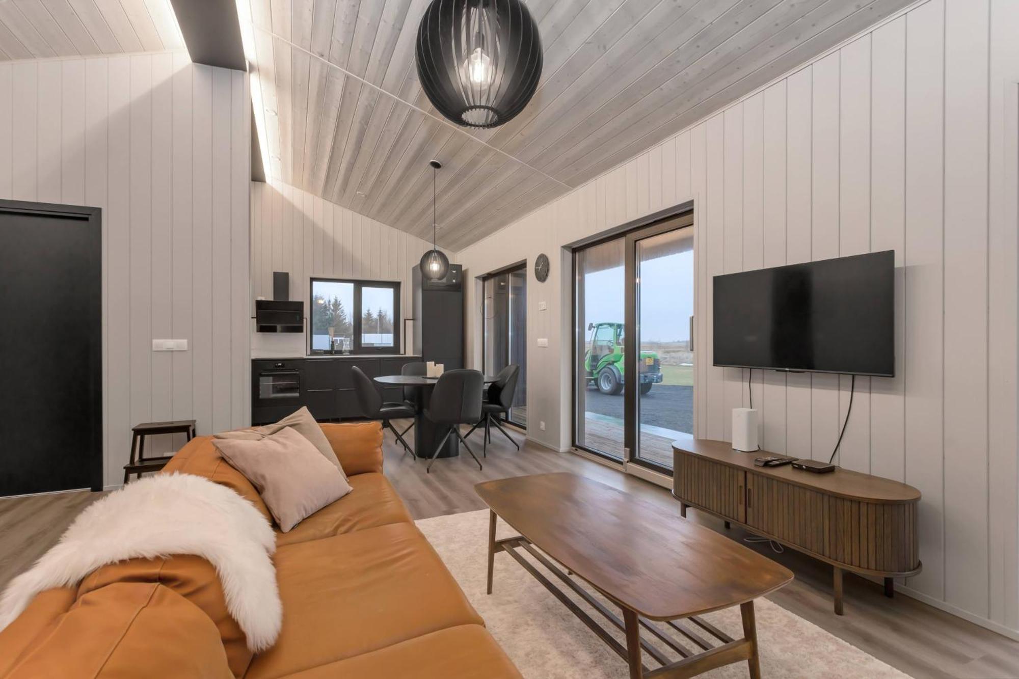 Cozy And Modern In Feriehus Selfoss